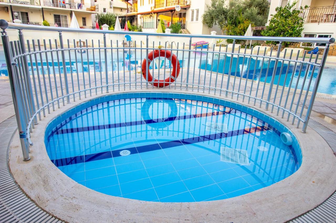 Tayfun Apart Hotel Олудениз Екстериор снимка